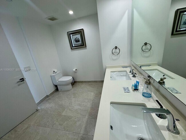 Building Photo - 488 NE 18th St