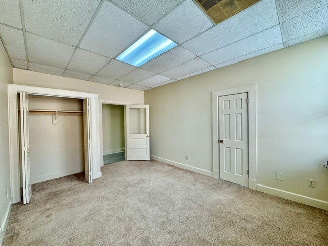 Building Photo - Downtown South Hill Apartment