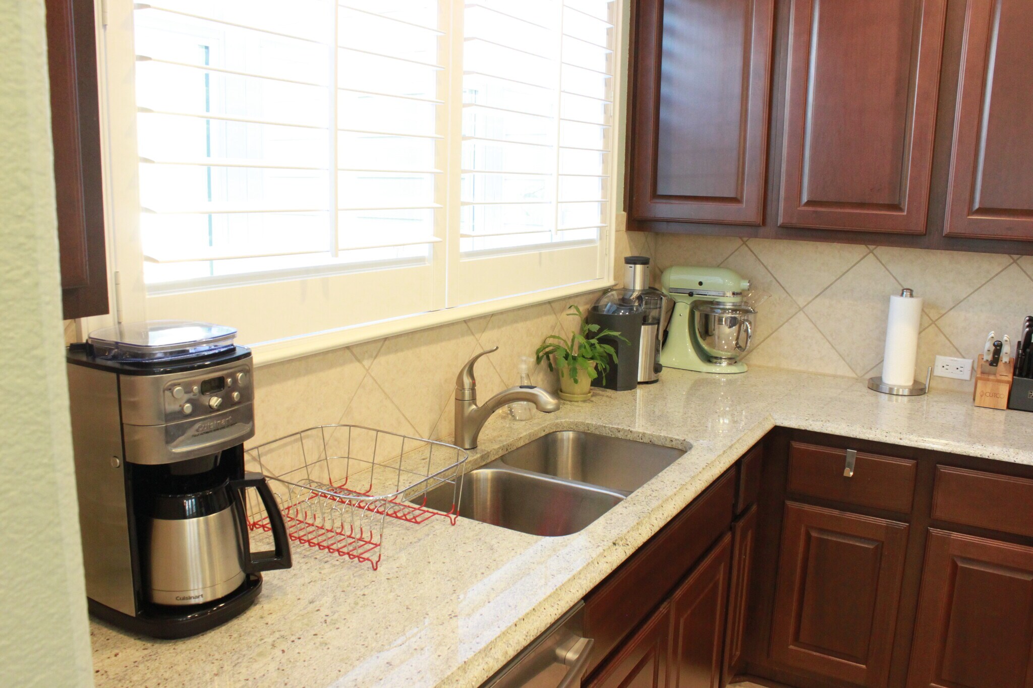 Kitchen - 4436 Camacho St.