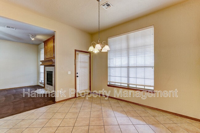 Building Photo - 500 Loyd Ln