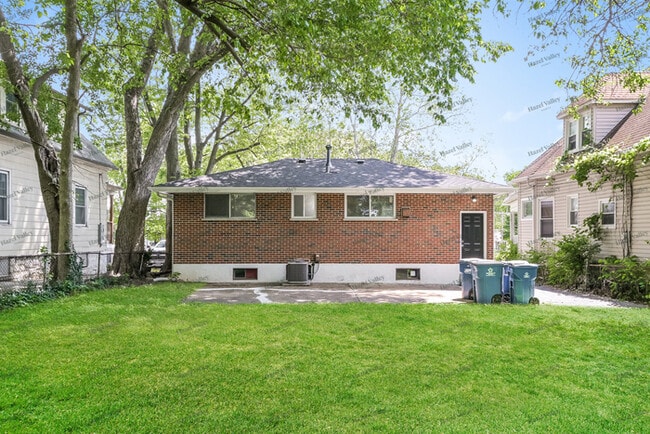 Building Photo - 2903 Ridgeway Ave