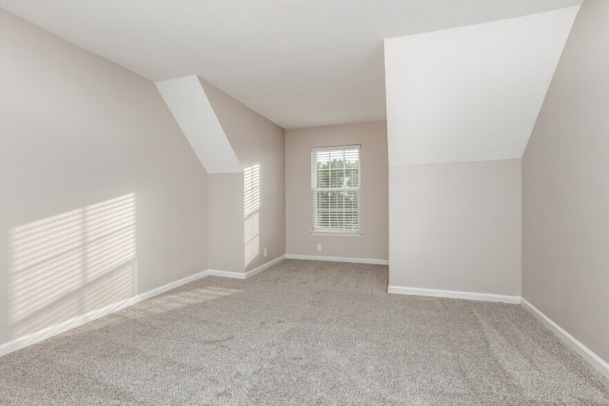 Building Photo - 122 Mary Joe Martin Dr