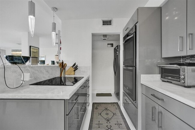 Building Photo - 286 Bal Bay Dr