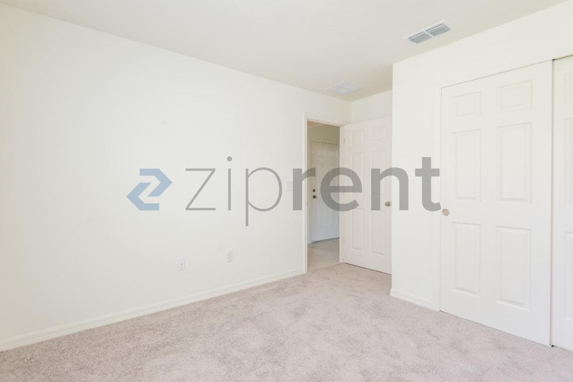 Building Photo - 9286 Sandy Bluffs Circle