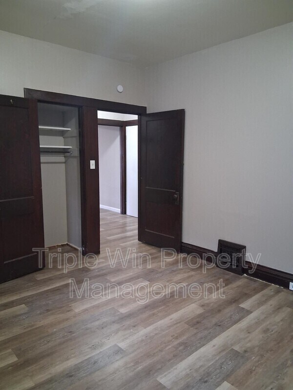 Building Photo - 4891 Hummelsheim Ave