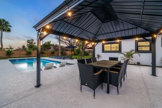 Building Photo - 115 Esther Dr