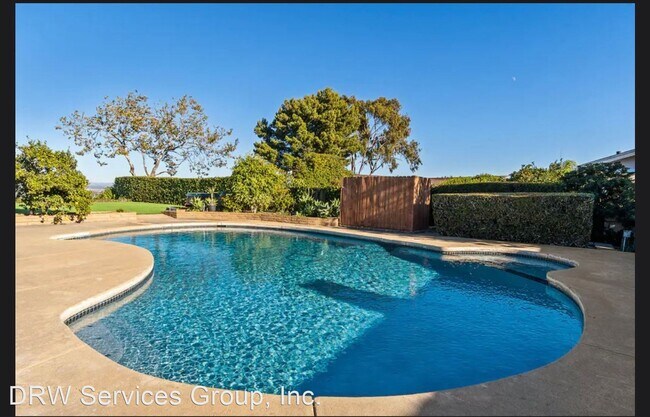 Building Photo - 3 br, 2 bath House - 6047 Soledad Mountain...