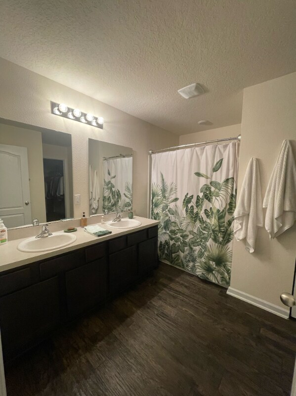 Building Photo - 3702 Shiner Dr