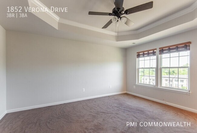 Building Photo - 1852 Verona Dr