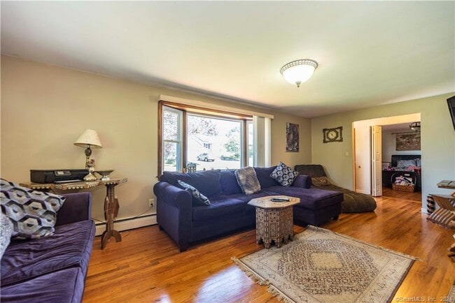 Building Photo - 70 Ivy Rd