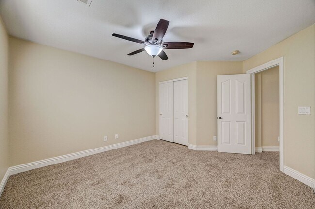 Building Photo - Stunning Northwest three bedroom w/ a loft!