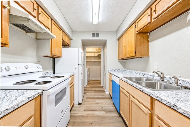 Building Photo - 6606 De Moss Dr