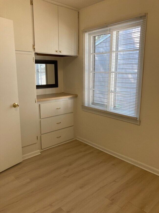 Building Photo - 21705 Bon Heur St