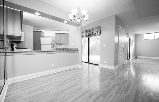 Building Photo - 8353 Trent Ct