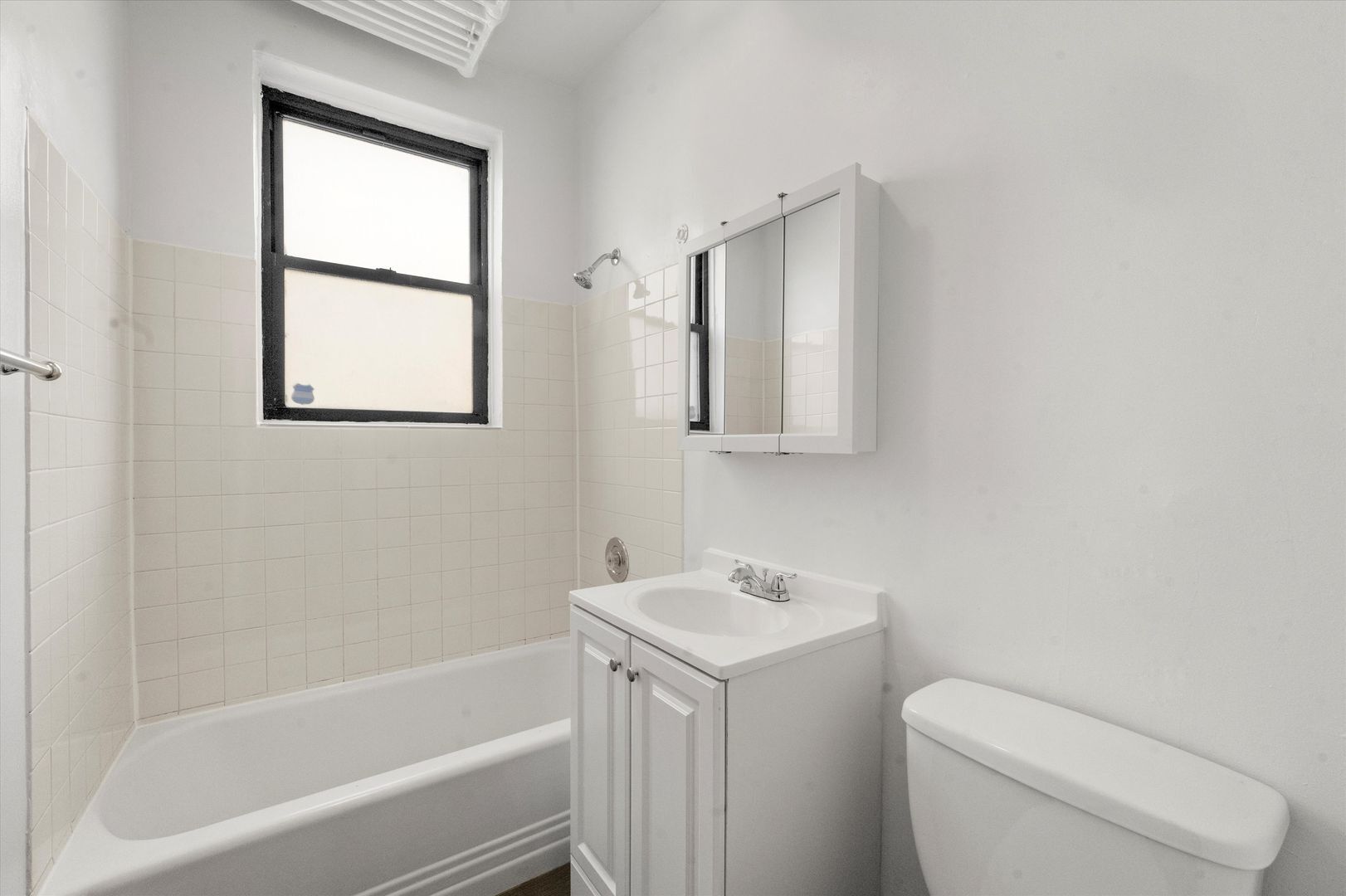 Building Photo - 2322 N Spaulding Ave