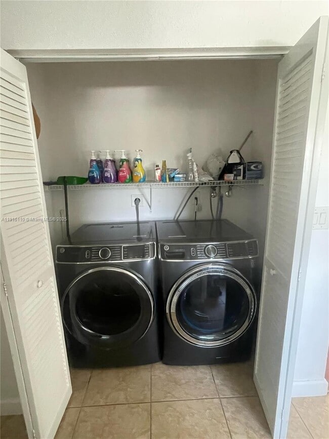 Building Photo - 3102 NE 3rd Dr