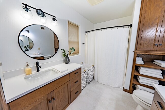 Building Photo - 3400 Riverstone Ct