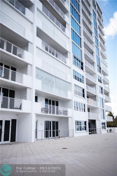 Building Photo - 3000 S Ocean Blvd