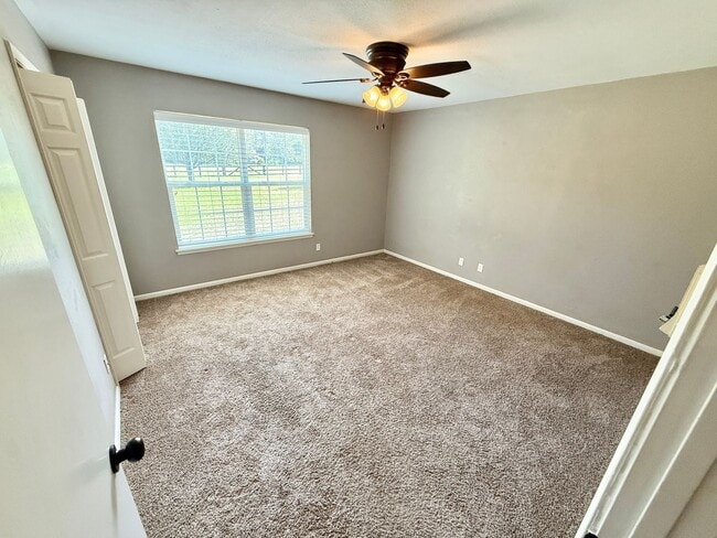 Building Photo - 4-bed/2-bath in South Tyler!