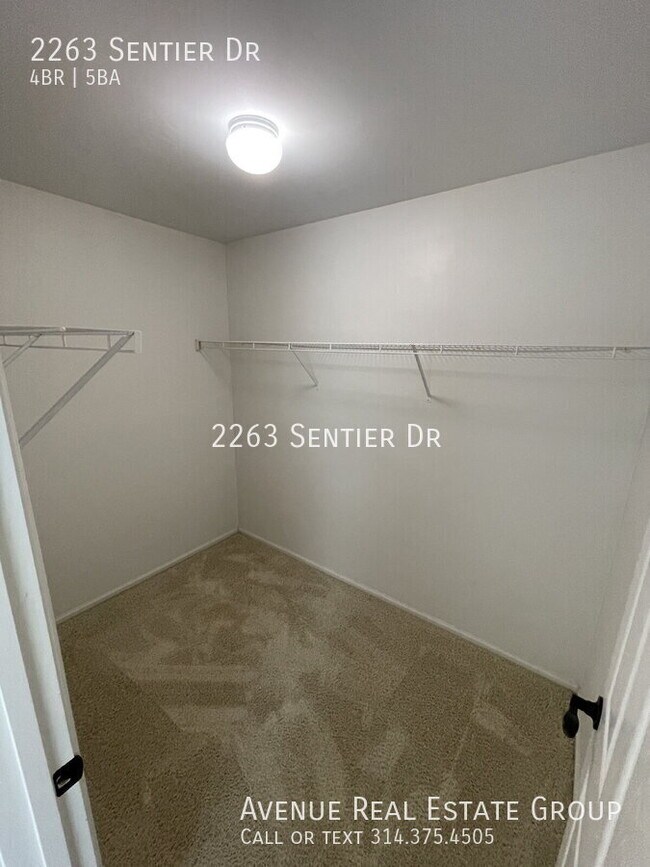Building Photo - 2263 Sentier Dr