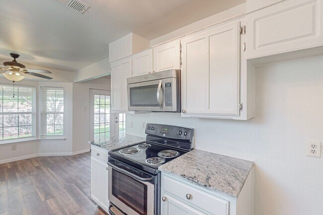 Building Photo - Adorable 1 Story Ready for Move In!  Birdville ISD!