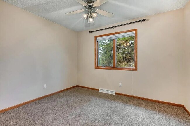 Building Photo - 813 8th St N