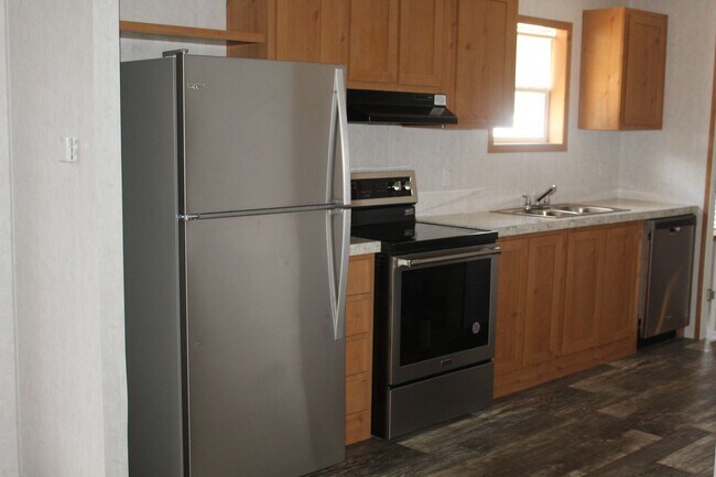 Building Photo - 450 Ridge Rd