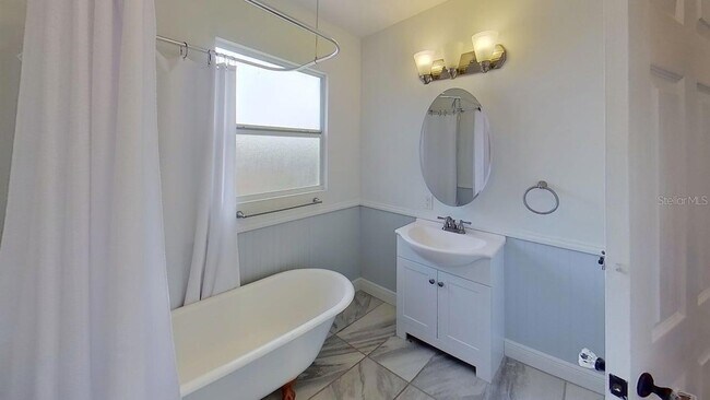 Building Photo - 3729 31st Ave S