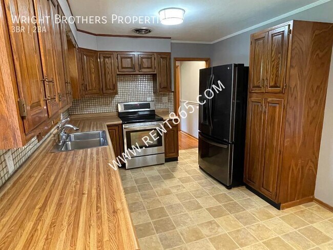 Building Photo - 4709 Lonas Dr
