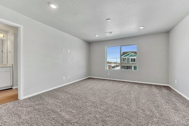 Building Photo - 6098 N Lisbon St