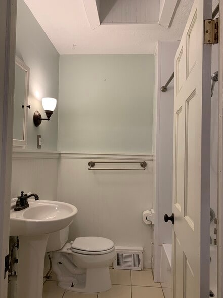 Bathroom - 113 Edison Ave
