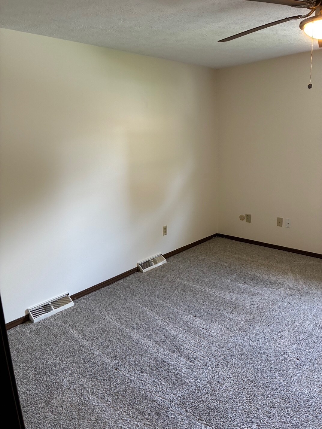 Building Photo - 2934 Thackeray Ave NW