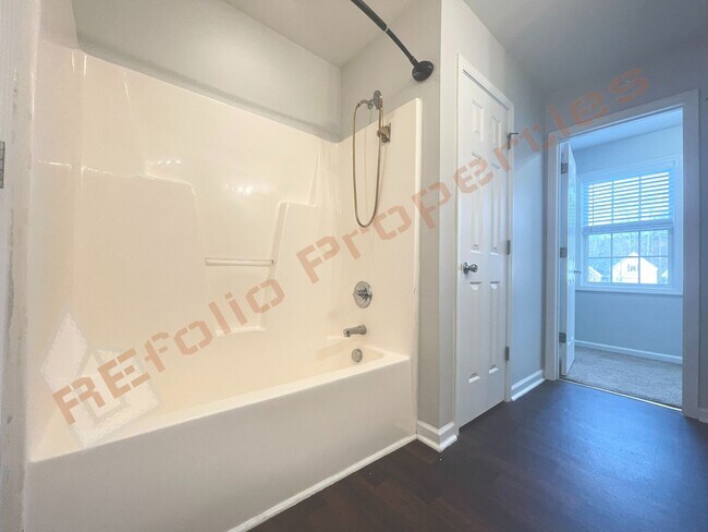 Building Photo - 112 Taylors Creek Ct