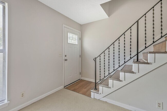Building Photo - 3319A Felicia St
