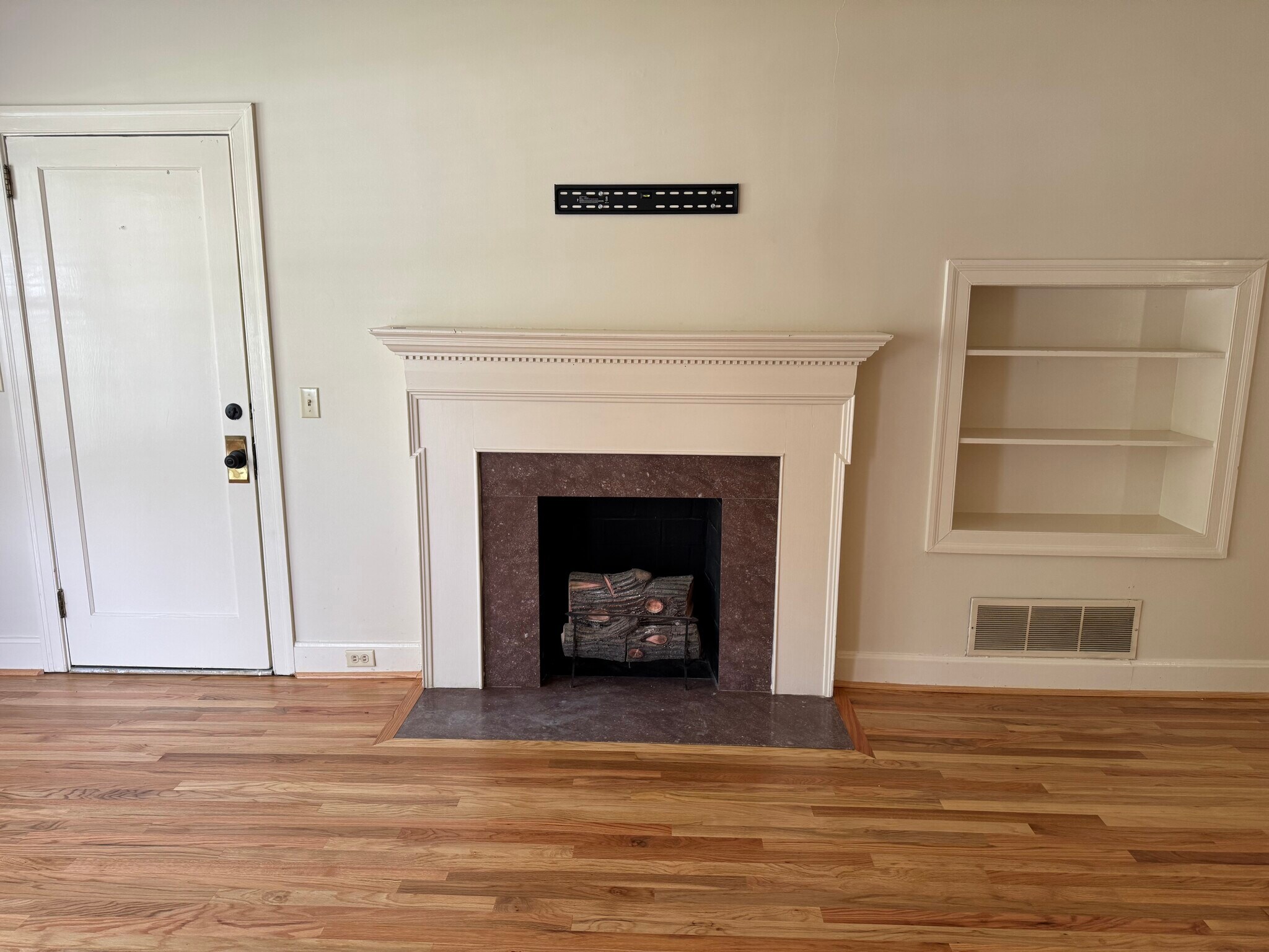 Fireplace and in set bookshelf - 1520 Hilton Ave