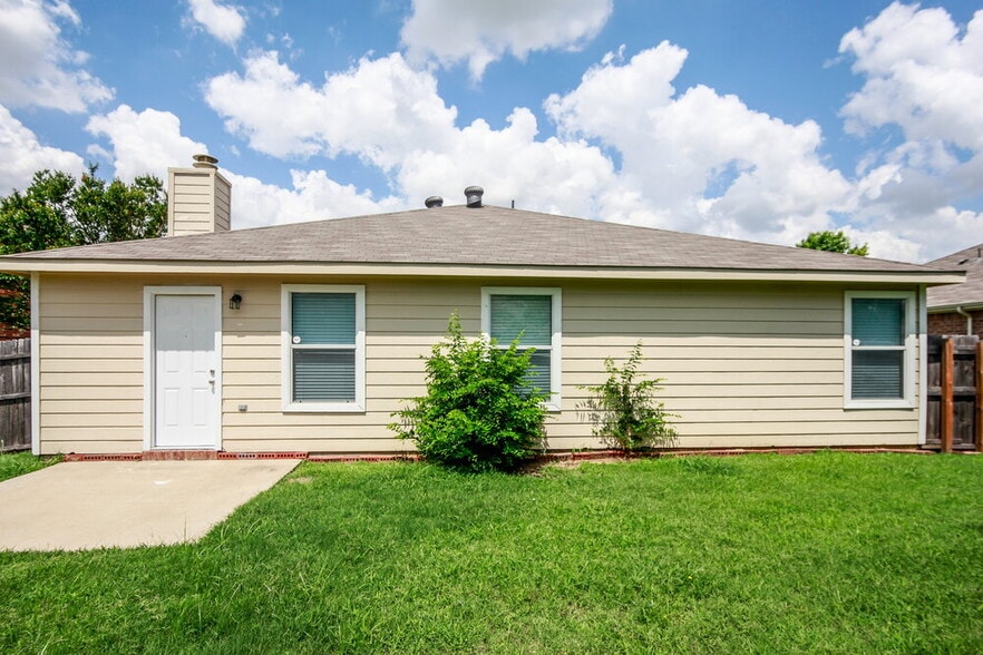 Building Photo - 3432 Crisoforo Dr