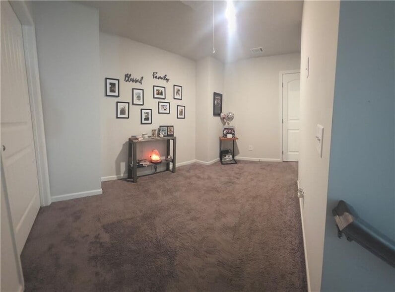 Building Photo - 4768 Rdg Vly Dr