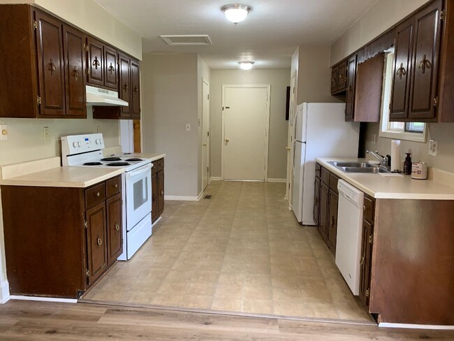 Kitchen - 115 Rue Marne St