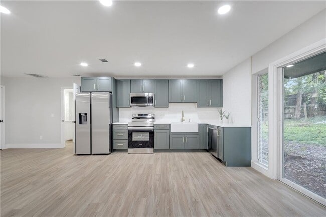 Building Photo - 7043 Carlene Dr