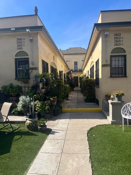 Building Photo - 2815 1/4 S Norton Ave