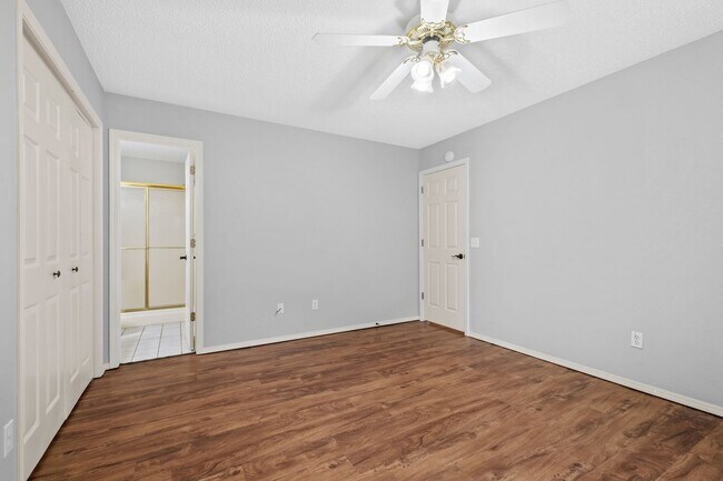 Building Photo - Great Location - 3/2 close to Downtown Bentonville!