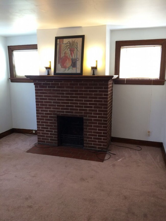 Building Photo - 2806 Hawthorne Ave