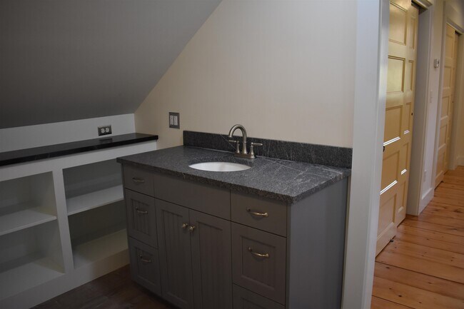 Building Photo - 379 US-4