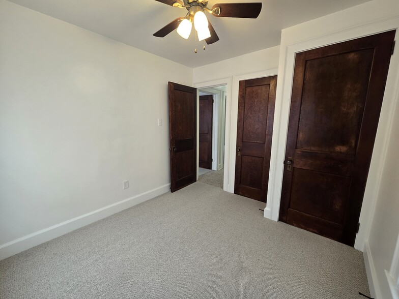 Building Photo - 819 Sheridan St