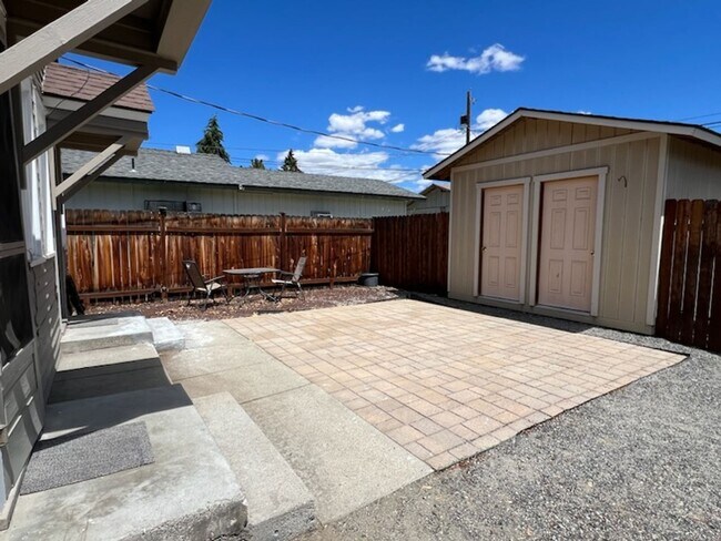 Building Photo - 901 Kittitas St