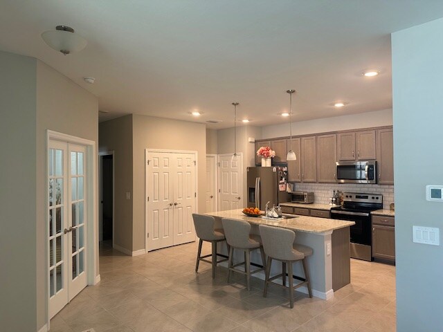 Building Photo - 1126 S Town and River Dr