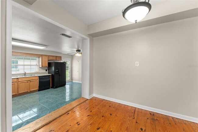 Building Photo - 2110 Gerda Terrace