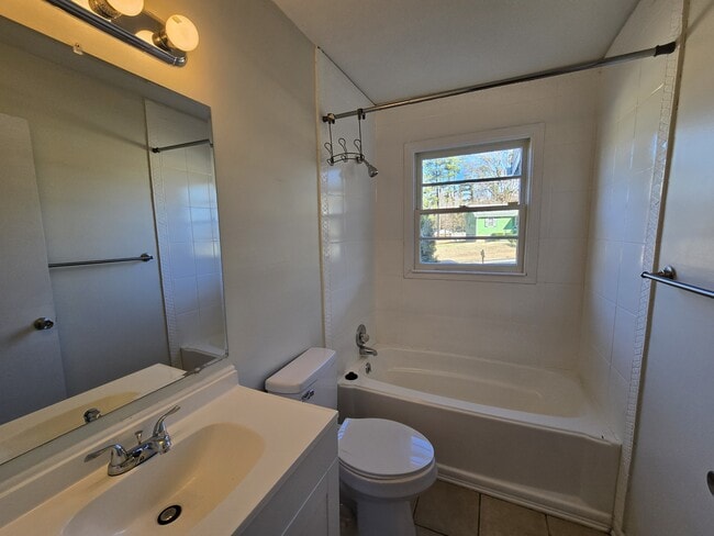 Building Photo - 514 Homeland Ave