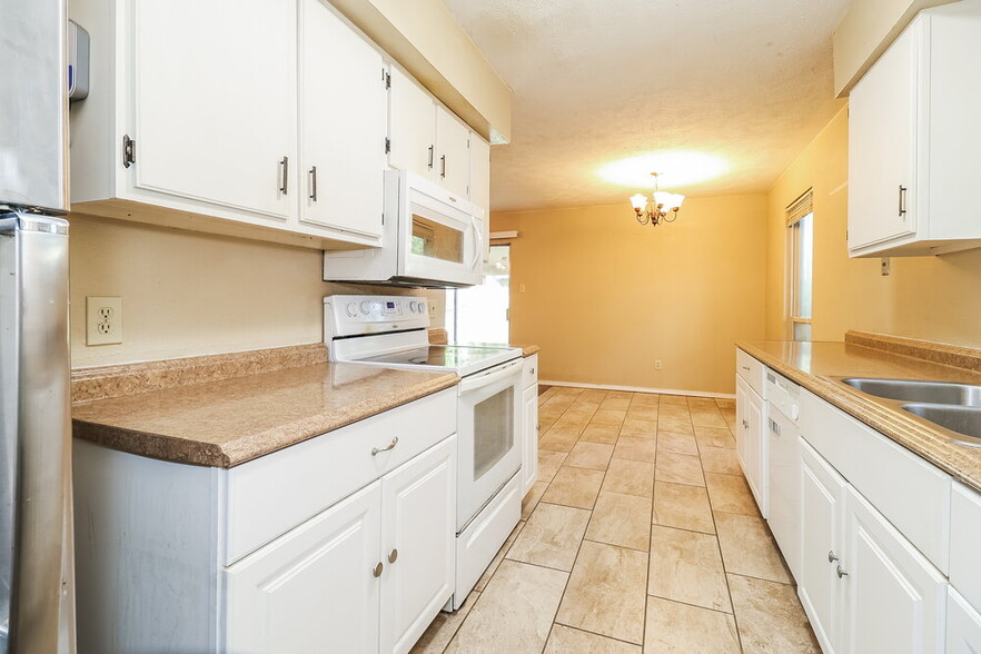 Building Photo - 5404 Lansingford Trail