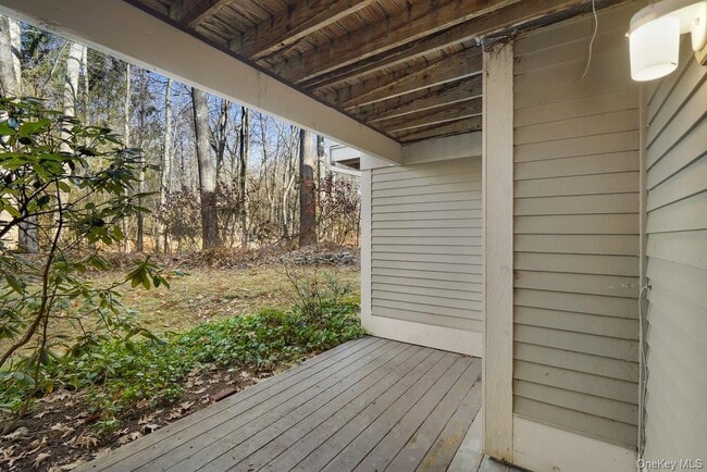 Building Photo - 157 Stonemeadow Dr